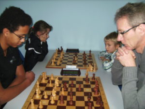 Sein erstes Turnier spielte Neuling Michael Linse (links). Hapke junior dahinter hatten auch ihren Spaß.