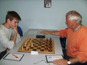 Vereinsmeister Werner Messner (r) gegen Torben Haufe